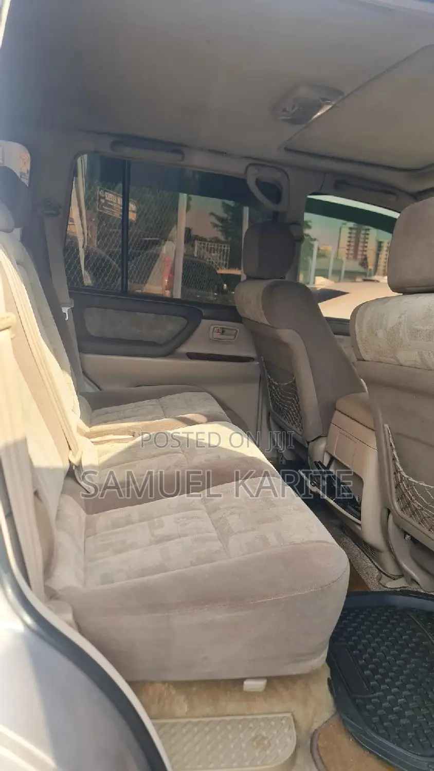 Toyota Land Cruiser 2004 Gray