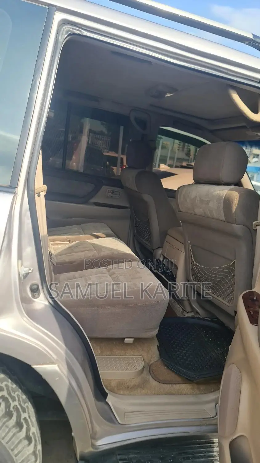 Toyota Land Cruiser 2004 Gray