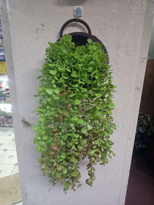 Vase Plastic Vines Artificial - main view