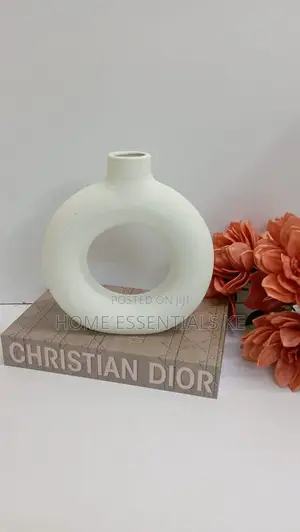 * Nordic Doughnut Vase