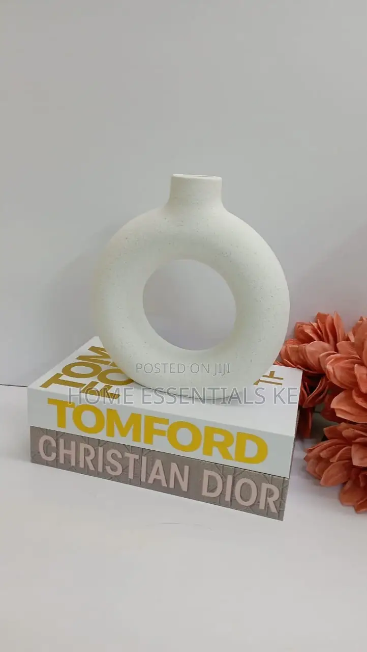 * Nordic Doughnut Vase