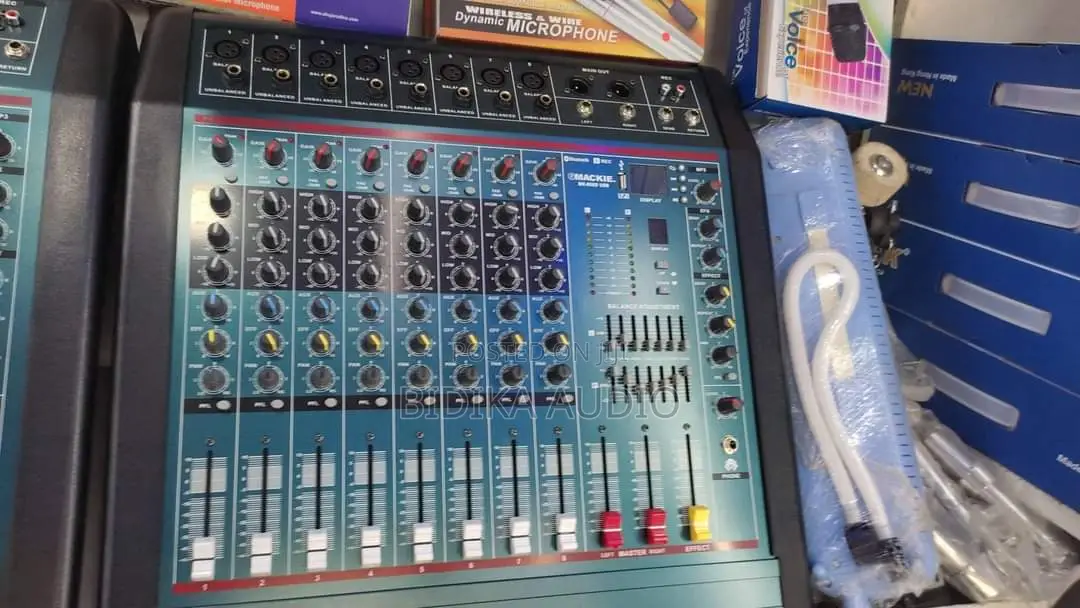Powered Mixer 8ch