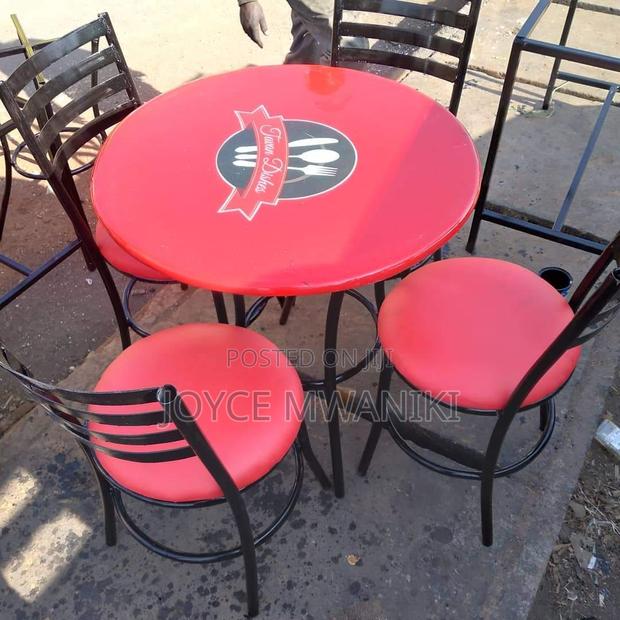 Restaurant Seat of Round Table and 4 Chairs. - main view