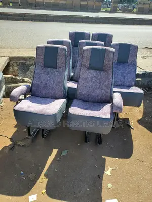 Recliner Tour Seat With Local Armrests