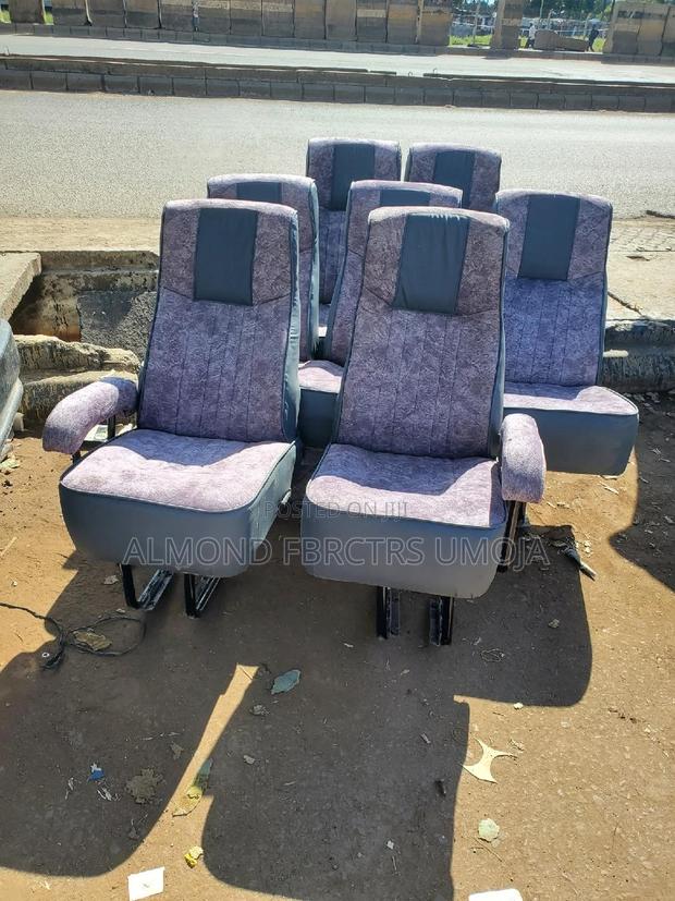 Recliner Tour Seat With Local Armrests - thumbnail 2