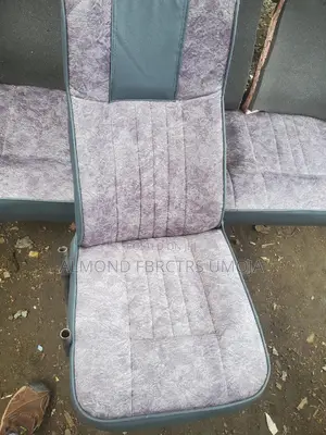 Recliner Tour Seat With Local Armrests