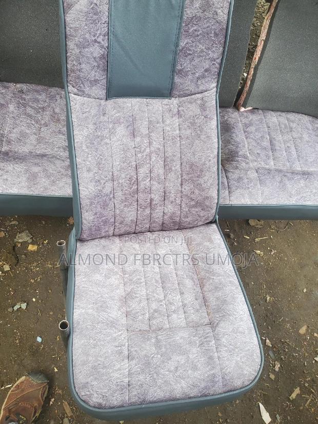 Recliner Tour Seat With Local Armrests - thumbnail 3