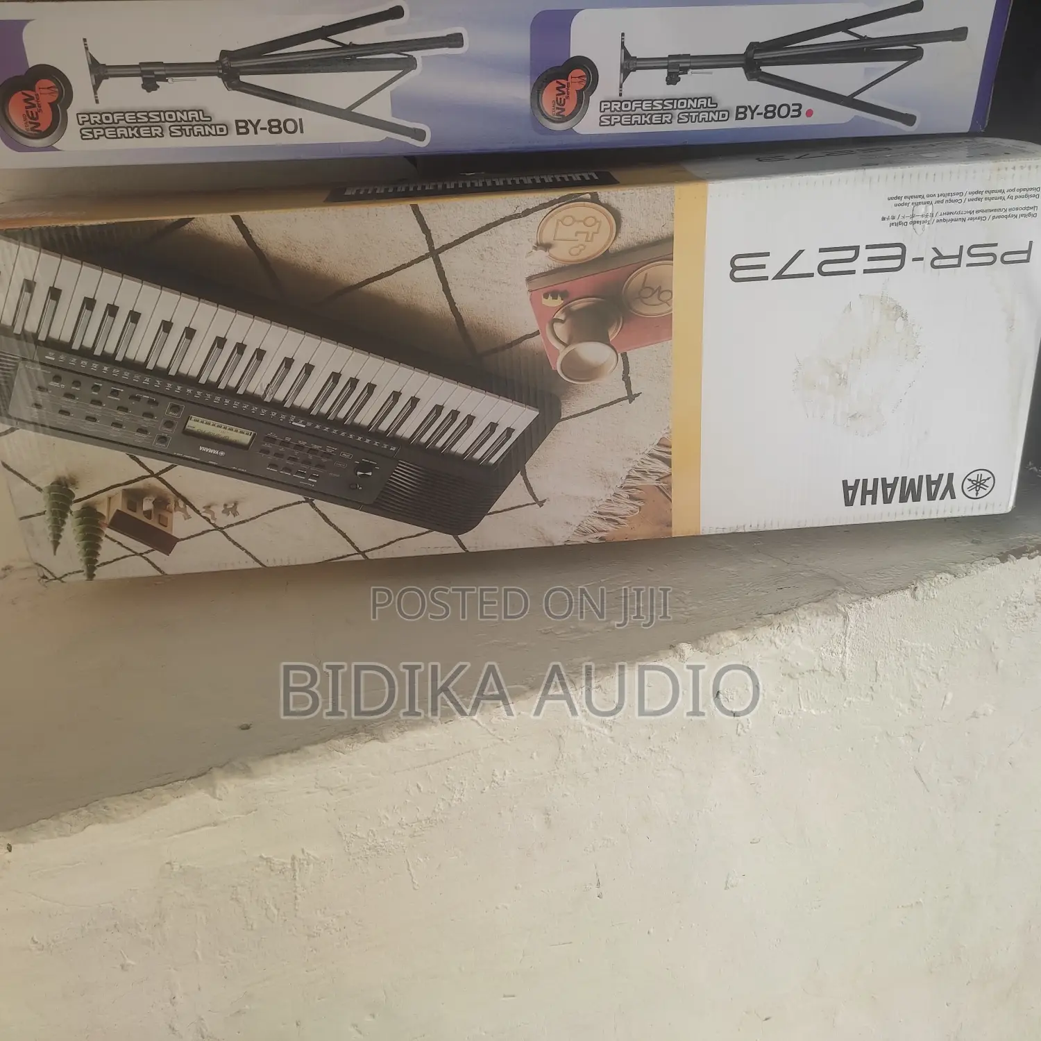 PSR 273 Keyboard