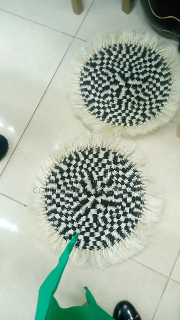 Black and White Table Mats