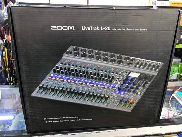 Zoom Livetrak L-20 Digital Mixer - main view