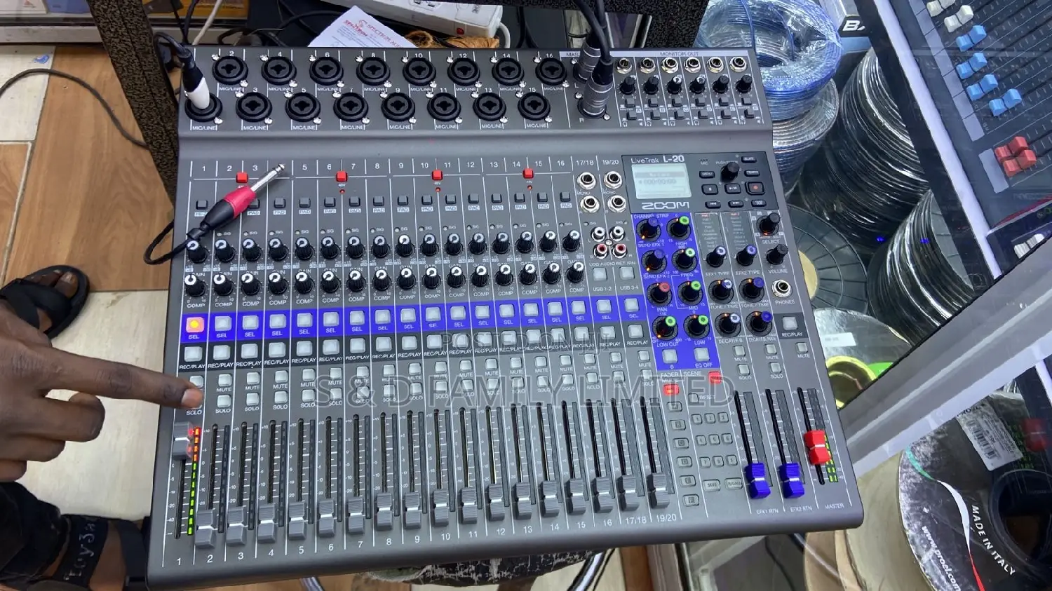 Zoom Livetrak L-20 Digital Mixer