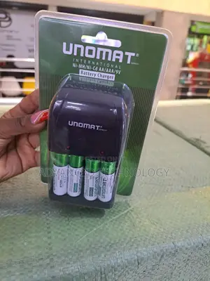 Unomat AA Rechargeable Batteries + Charger