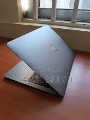 New Laptop Apple MacBook Pro 2017 16GB Intel Core I7 SSD 256GB