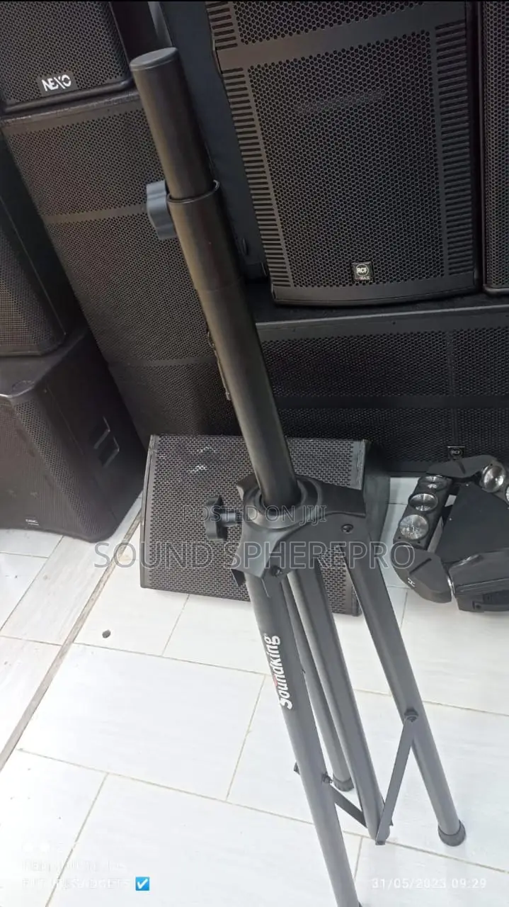Soundking DB016B Heavy Duty Speaker Stand