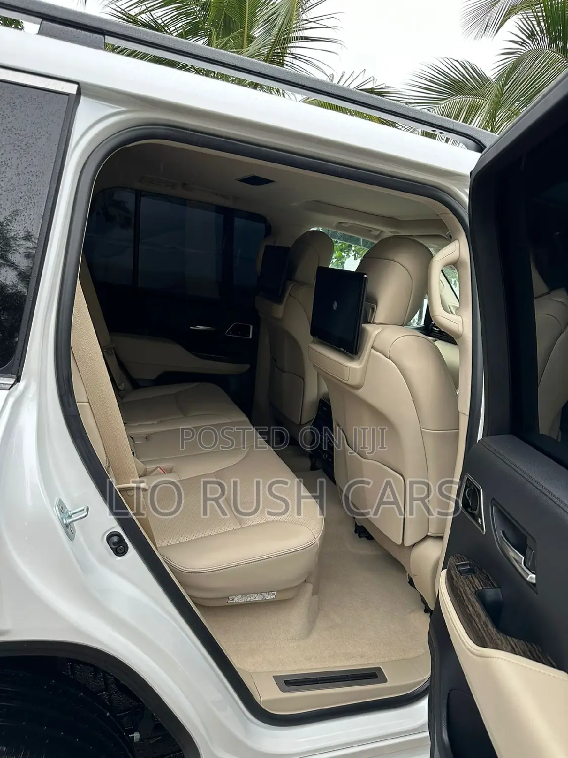 Toyota Land Cruiser 2024 White