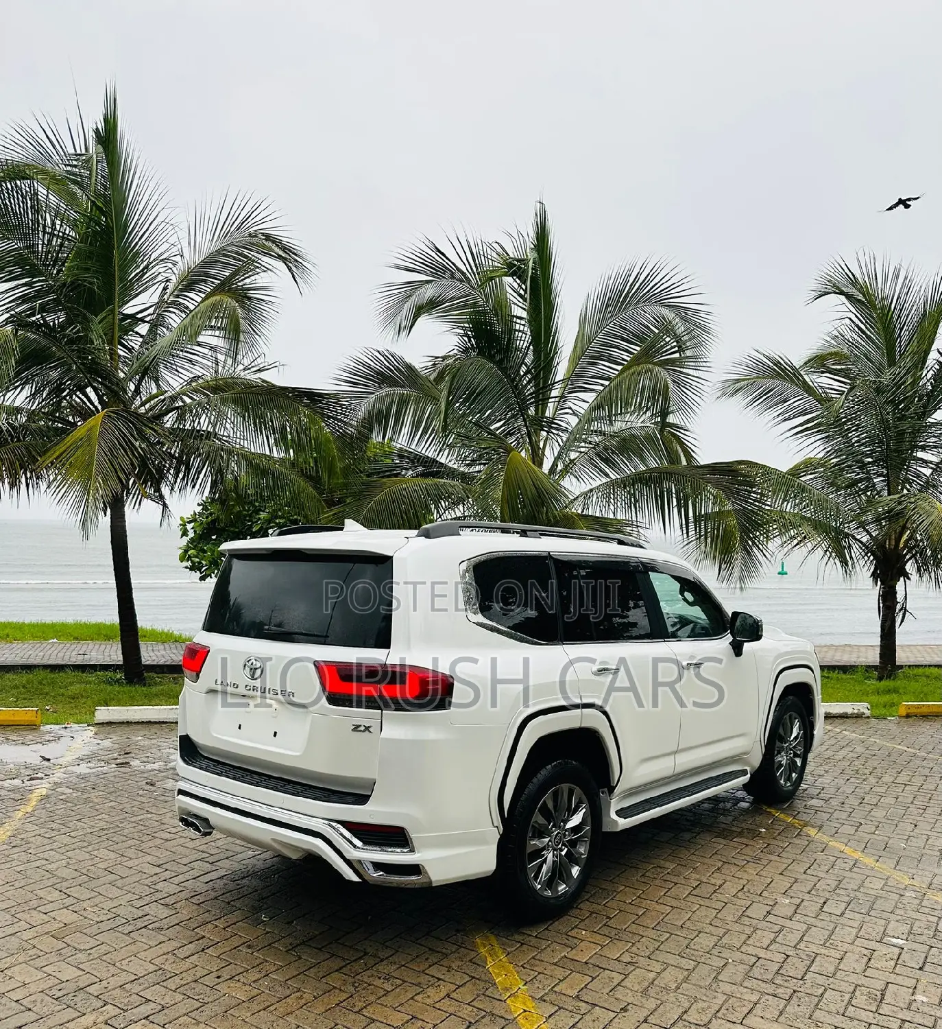 Toyota Land Cruiser 2024 White