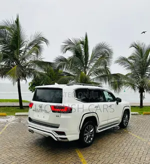 Toyota Land Cruiser 2024 White