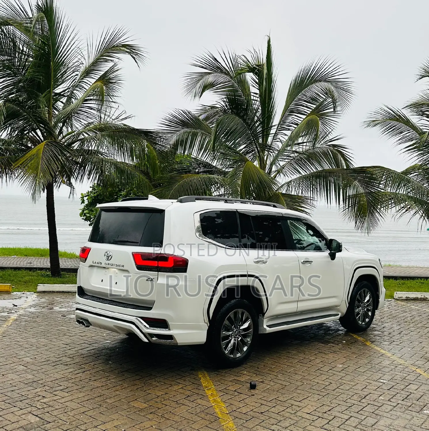 Toyota Land Cruiser 2024 White