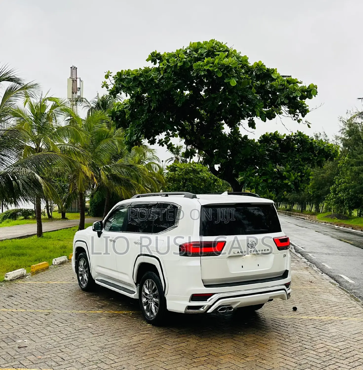 Toyota Land Cruiser 2024 White