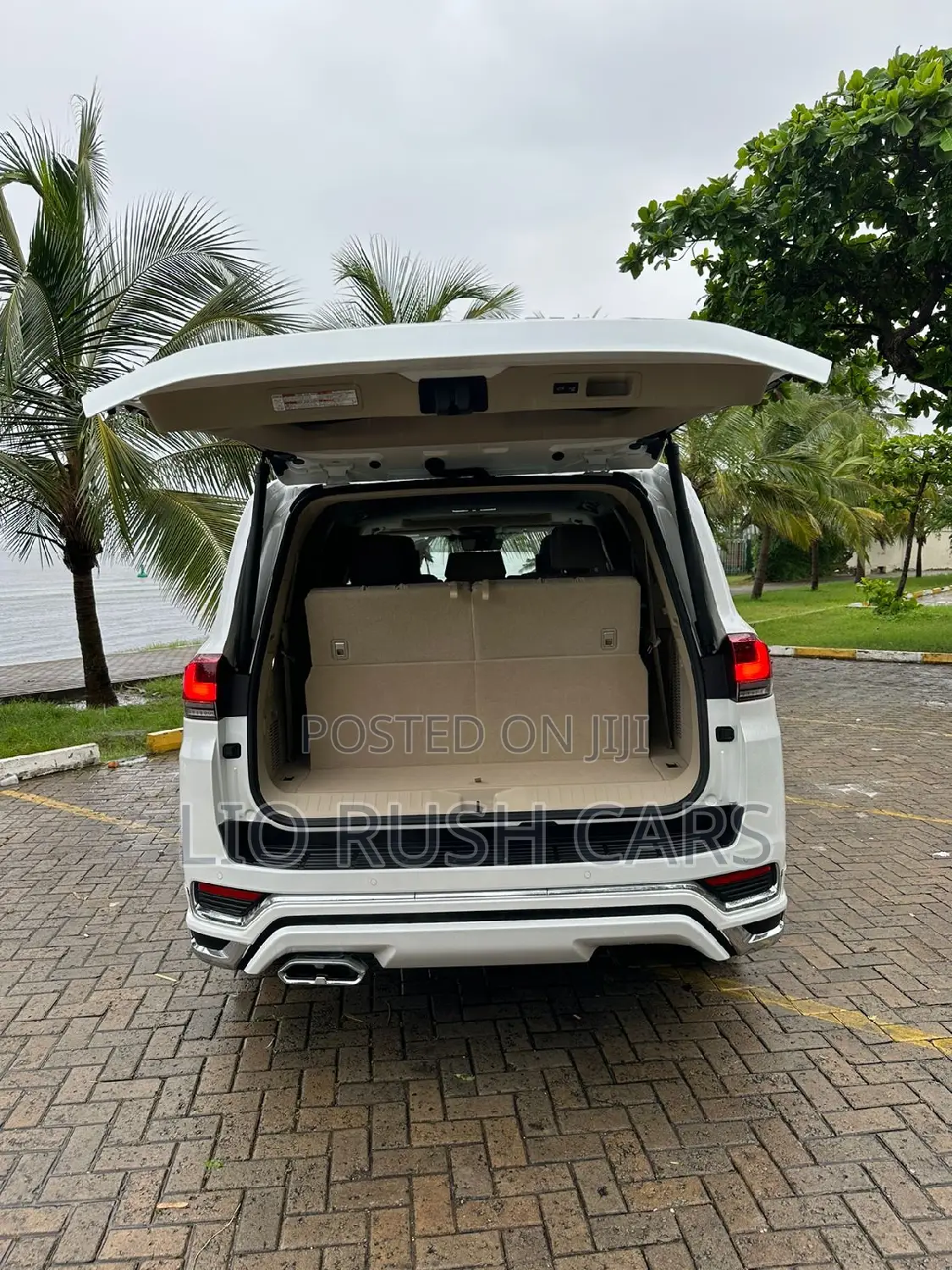 Toyota Land Cruiser 2024 White