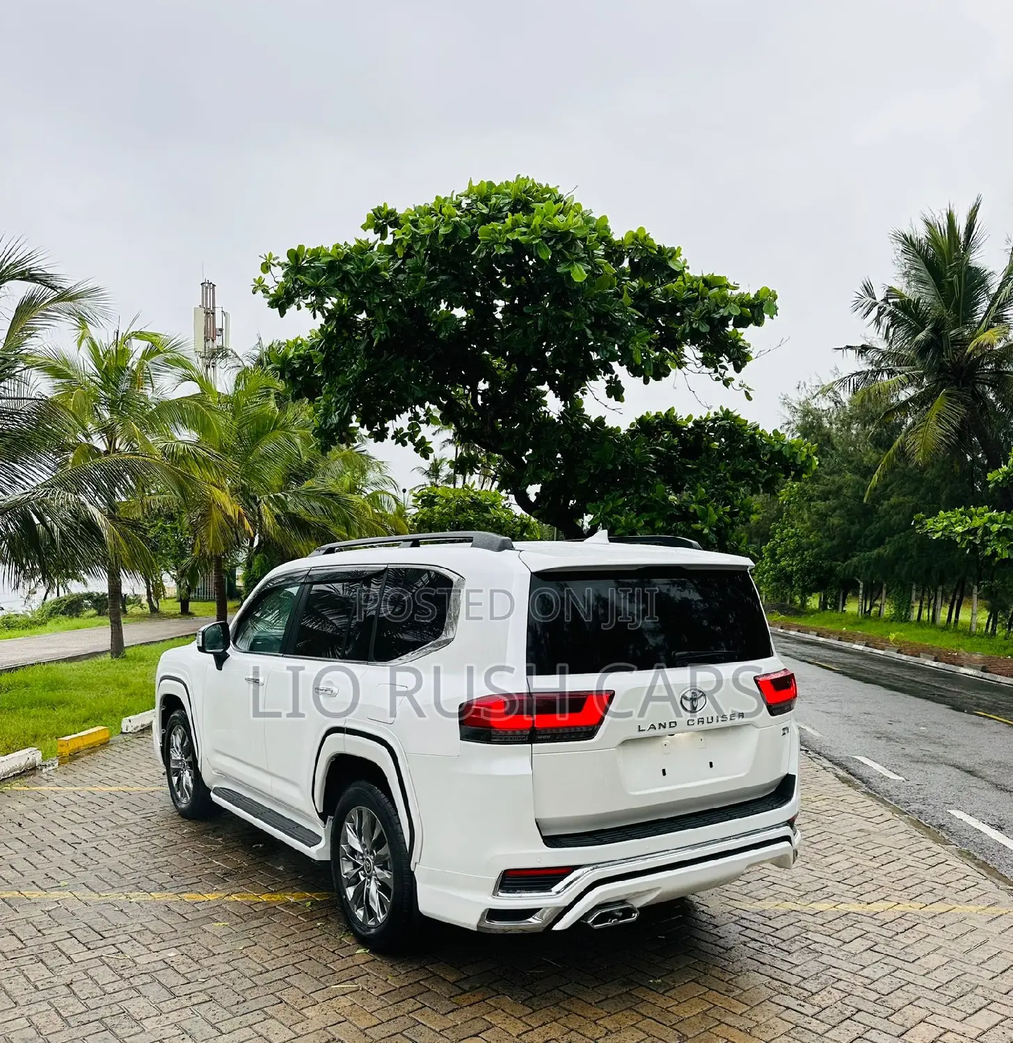 Toyota Land Cruiser 2024 White