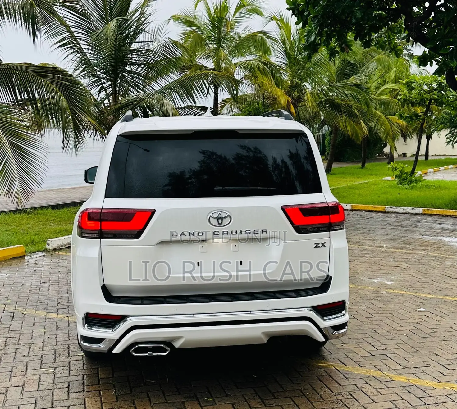 Toyota Land Cruiser 2024 White