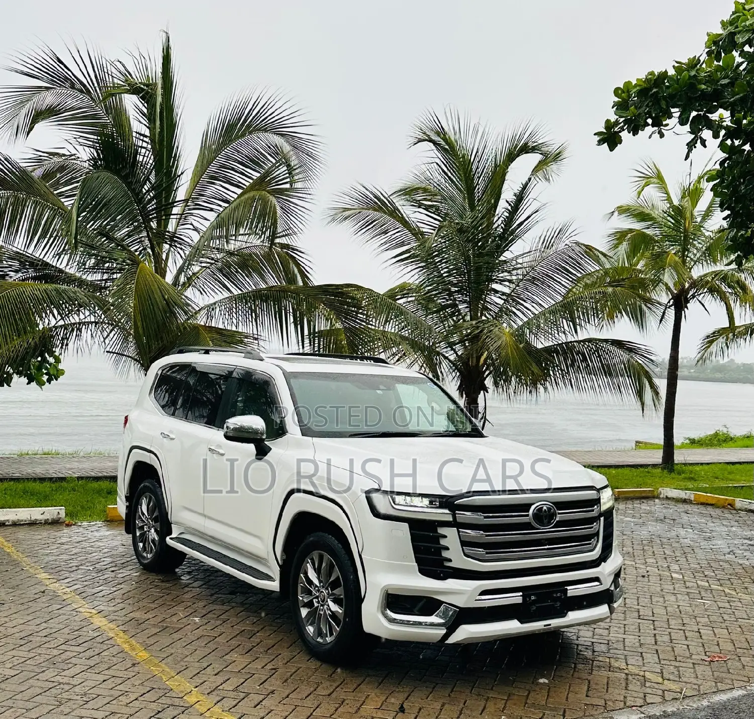 Toyota Land Cruiser 2024 White