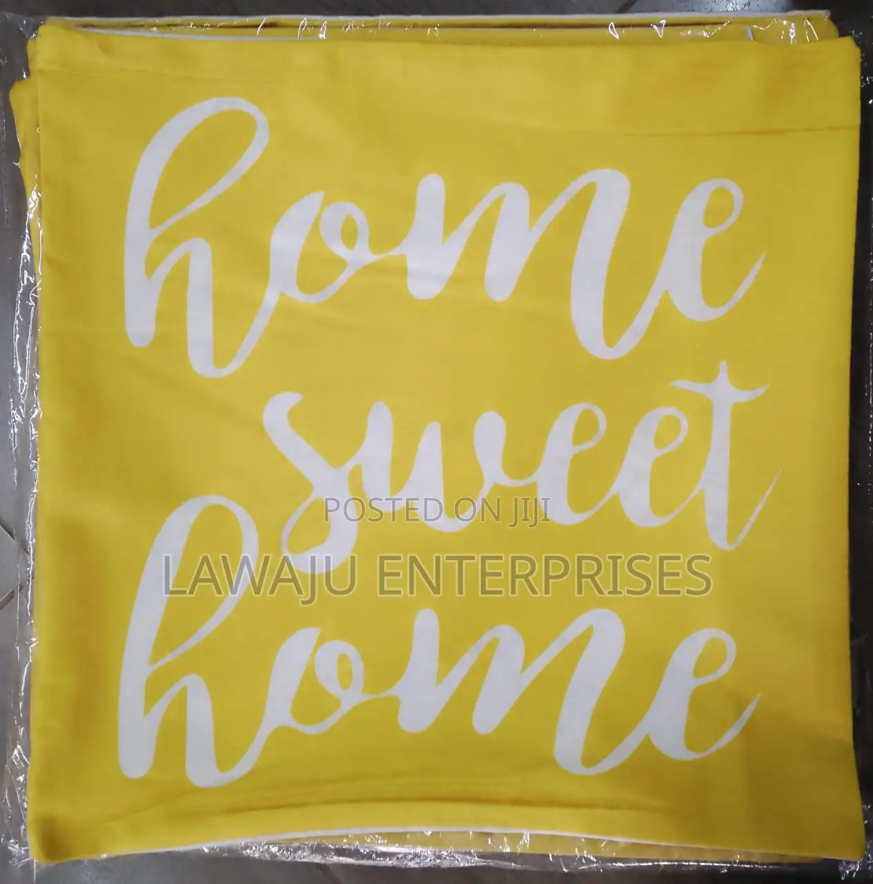 Yellow Throw Case With Pillow