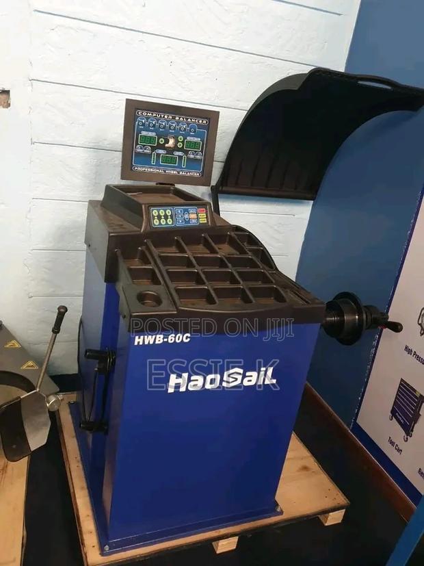 Wheel Balancer Machine - main view