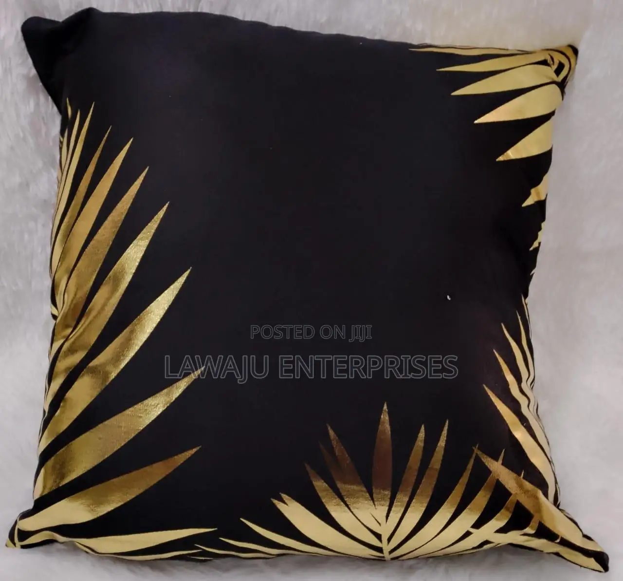 Black Gold Throw Case With Pillow