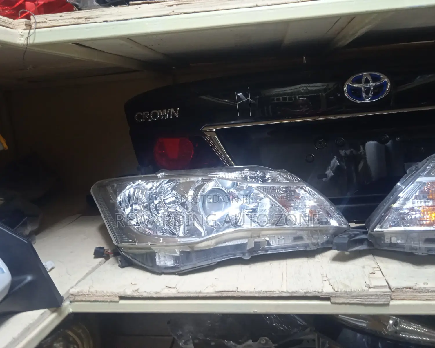 Axiom 161 Headlight Xenon