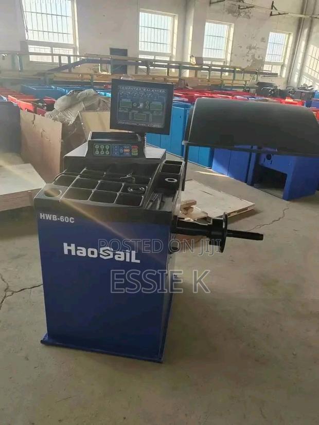 Wheel Balancing Machine - main view