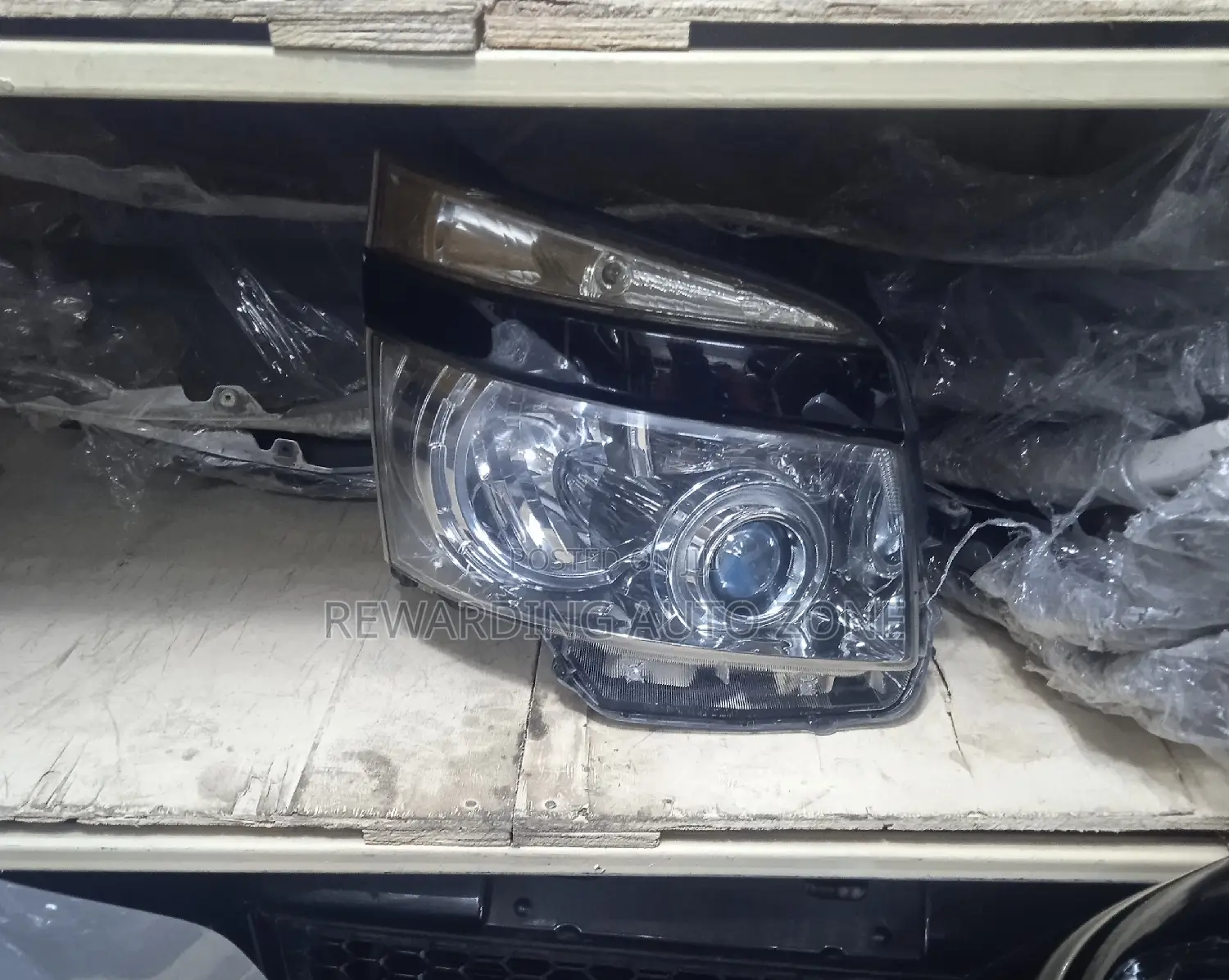 Voxy 2012 Headlight Xenon