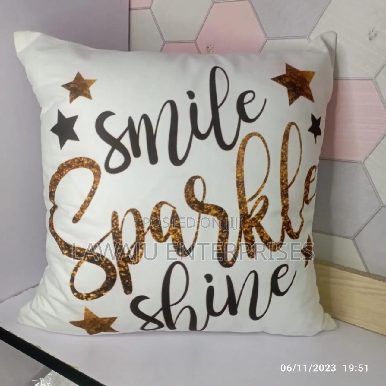Black and White Case With Pillow