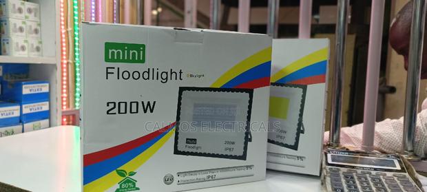 Min Floodlights 200watts - thumbnail 2