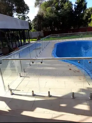 Swimming Pool Stainless and Glass Handrails