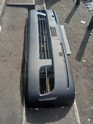 Toyota Hiace 7 L (2007) Front Bumper