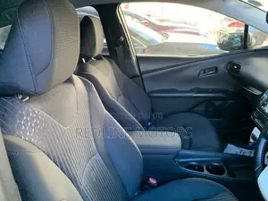 Toyota Prius Two Eco 2017 Silver