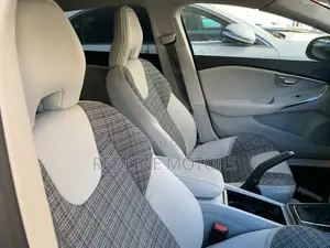 Volvo V40 2017 Blue