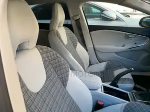 Volvo V40 2017 Blue