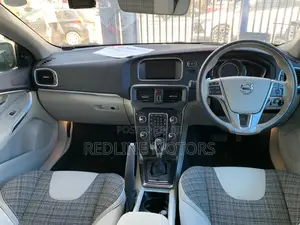 Volvo V40 2017 Blue