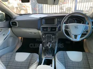 Volvo V40 2017 Blue