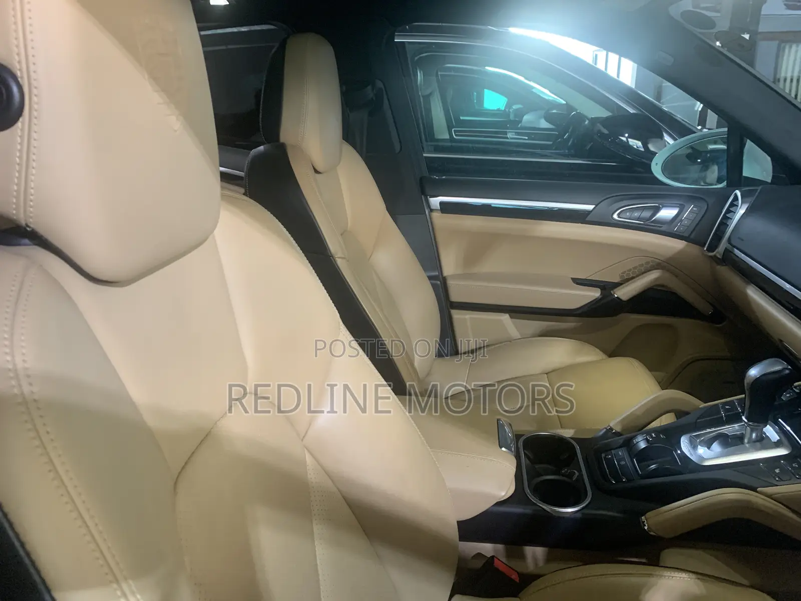 Porsche Cayenne Base AWD 2017 Pearl