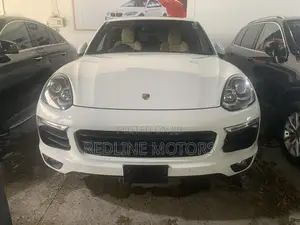 Porsche Cayenne Base AWD 2017 Pearl