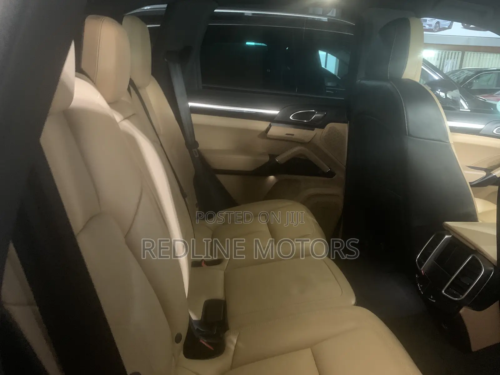 Porsche Cayenne Base AWD 2017 Pearl
