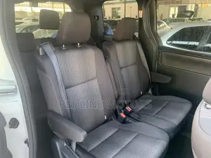 Toyota Voxy 2017 Pearl
