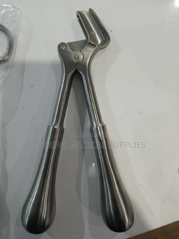 Plaster Cutter - main view