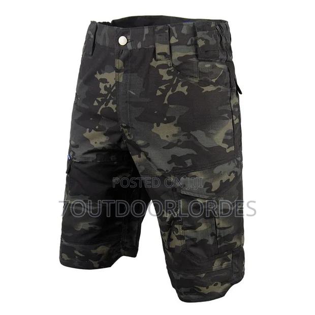 Waterproof Tactical Shorts - thumbnail 2