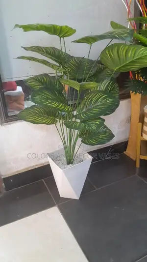 Stripped 1.2m KSH Vase Plus Plant