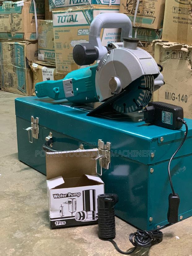 Total 3000w Wall Chaser